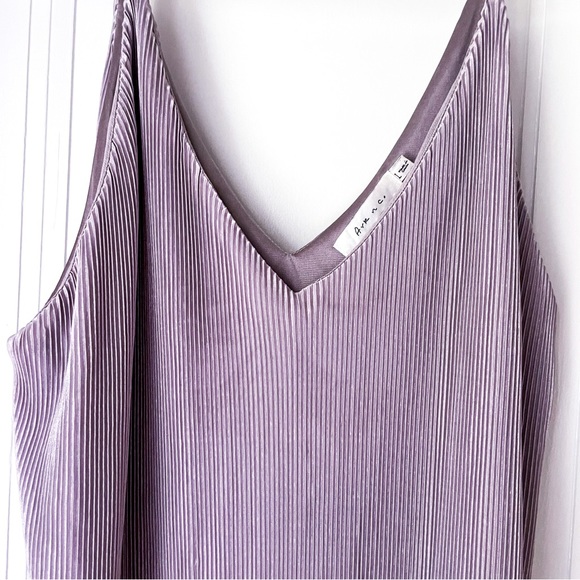 Sleeveless Silver Accordion Fabric Dress - Picture 6 of 7